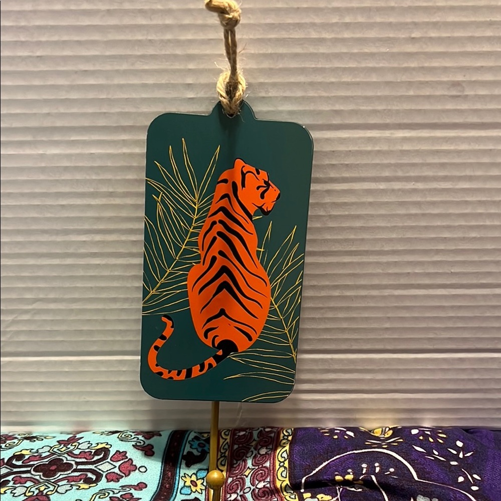 New TrueLiving Wall Hook with Deep Teal and Orange Tiger Motif (102)